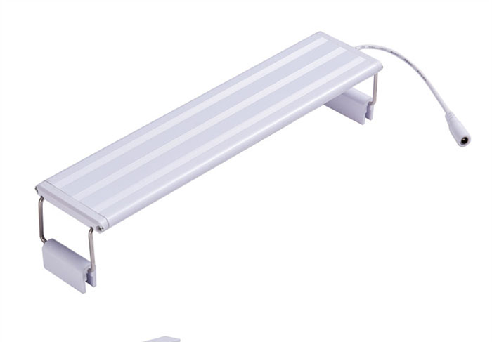 便宜的中國(guó)工廠魚(yú)缸水族燈